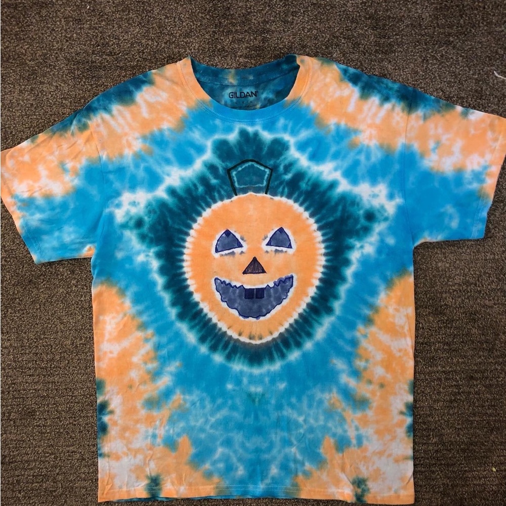 Handmade Tie-Dyed Jack-O-Lantern on a universal Gildan T-shirt size Large